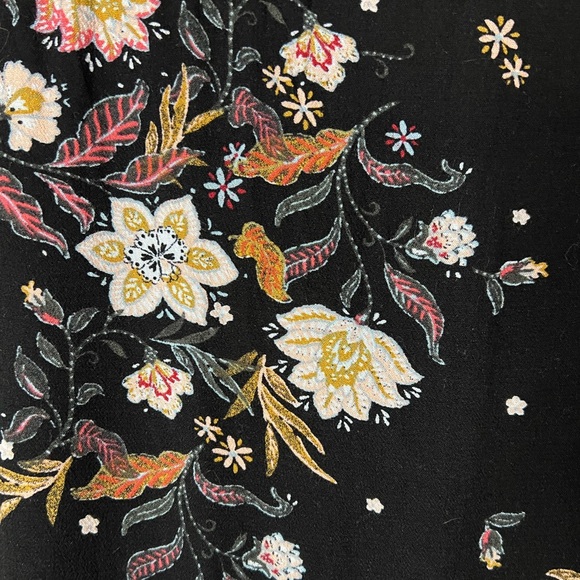 Maurices Black Floral Sleeveless Blouse - Picture 6 of 6